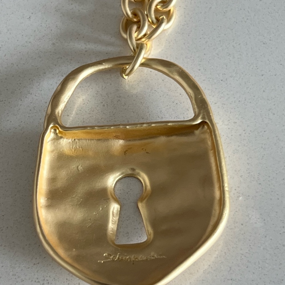 Fashion statement lock pendant necklace - Picture 9 of 17